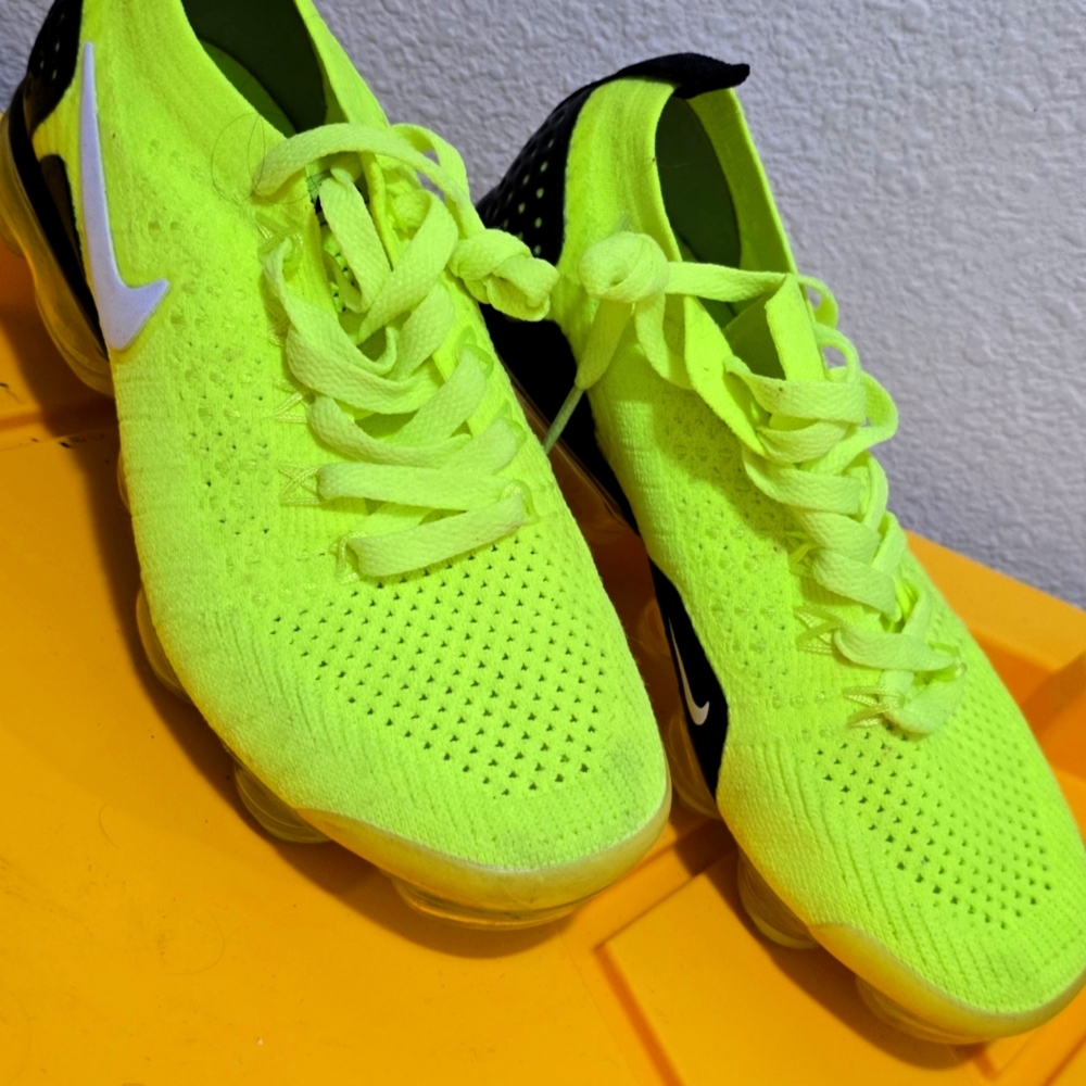 Nike Air VaporMax Flyknit 2 Volt Mens 6.5